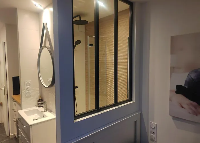 Au 69 Du Village Naturiste * Agde